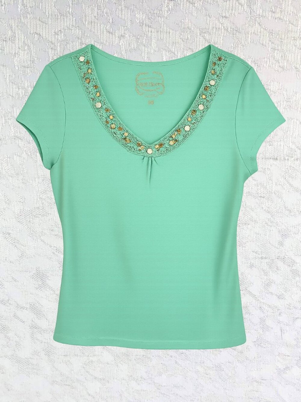 High Sierra Soft Light Green Knit Boho Top with Beaded Lace V-Neckline Size M